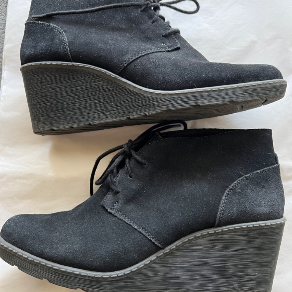 Clarks Collection - Picture 2 of 5
